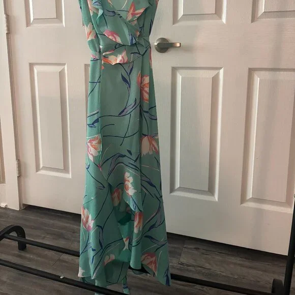 Floral Wrap Donna Morgan Sun Dress Size 6 - Picture 3 of 4